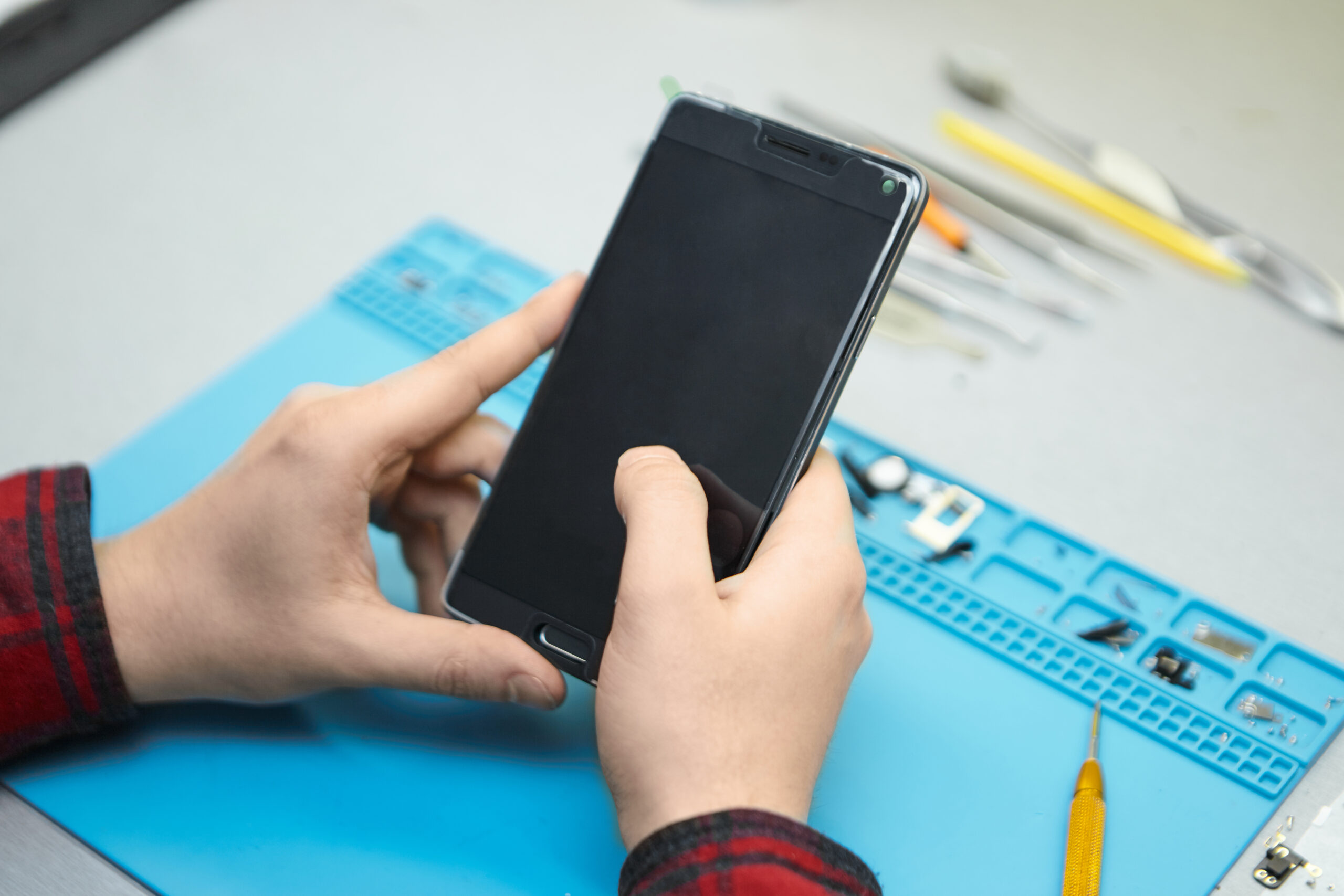 How to Clear RAM on Phone Manually?