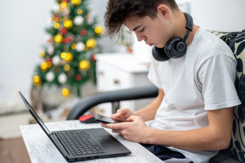how to get free technology gadgets online
